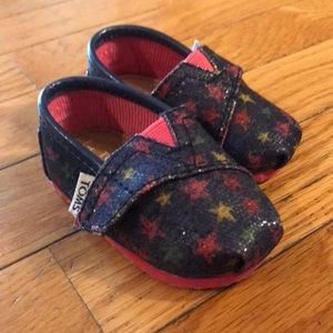 NWOT Toms baby shoes